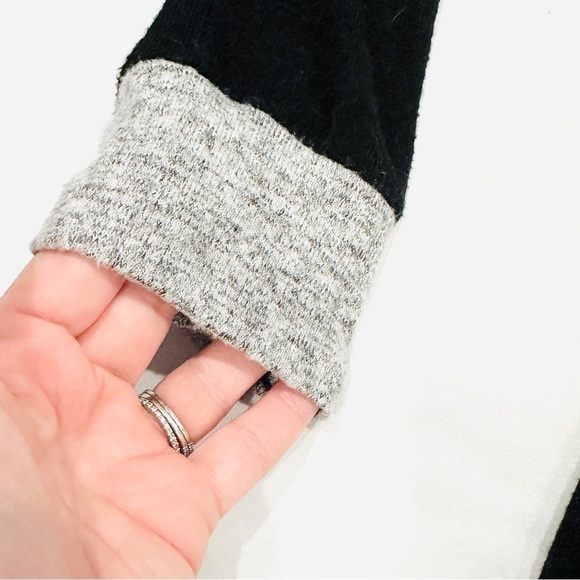 Gibson Look Black White Grey Colorblock Cuffs Sweater - Picture 2 of 5